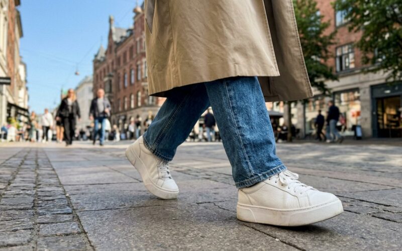 Buty na platformie – jak nosić ten trend w codziennych stylizacjach