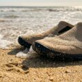 Buty na plażę – jakie modele sprawdzą się najlepiej w piasku i wodzie