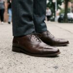 Jakie buty do garnituru – zasady dress code’u dla mężczyzn