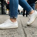 Jakie buty do jeansów – zestawienia, które zawsze wyglądają dobrze